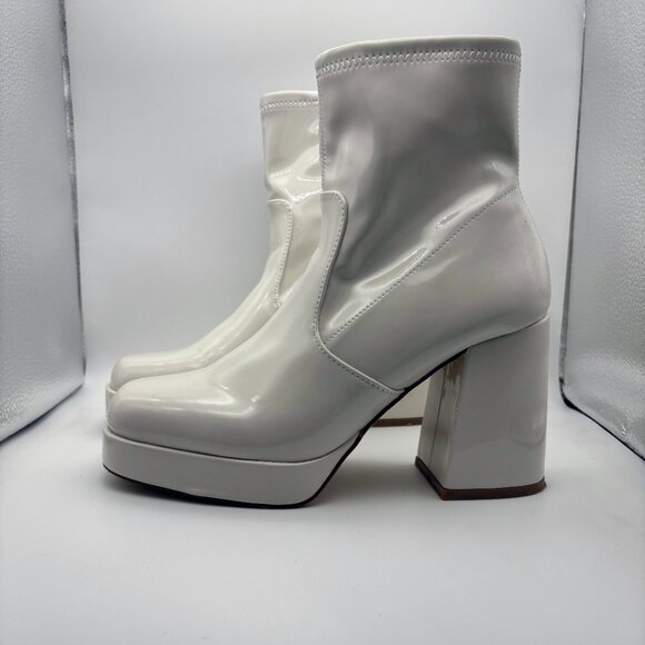Kenneth Cole white vegan leather platform bootie - Picture 3 of 6